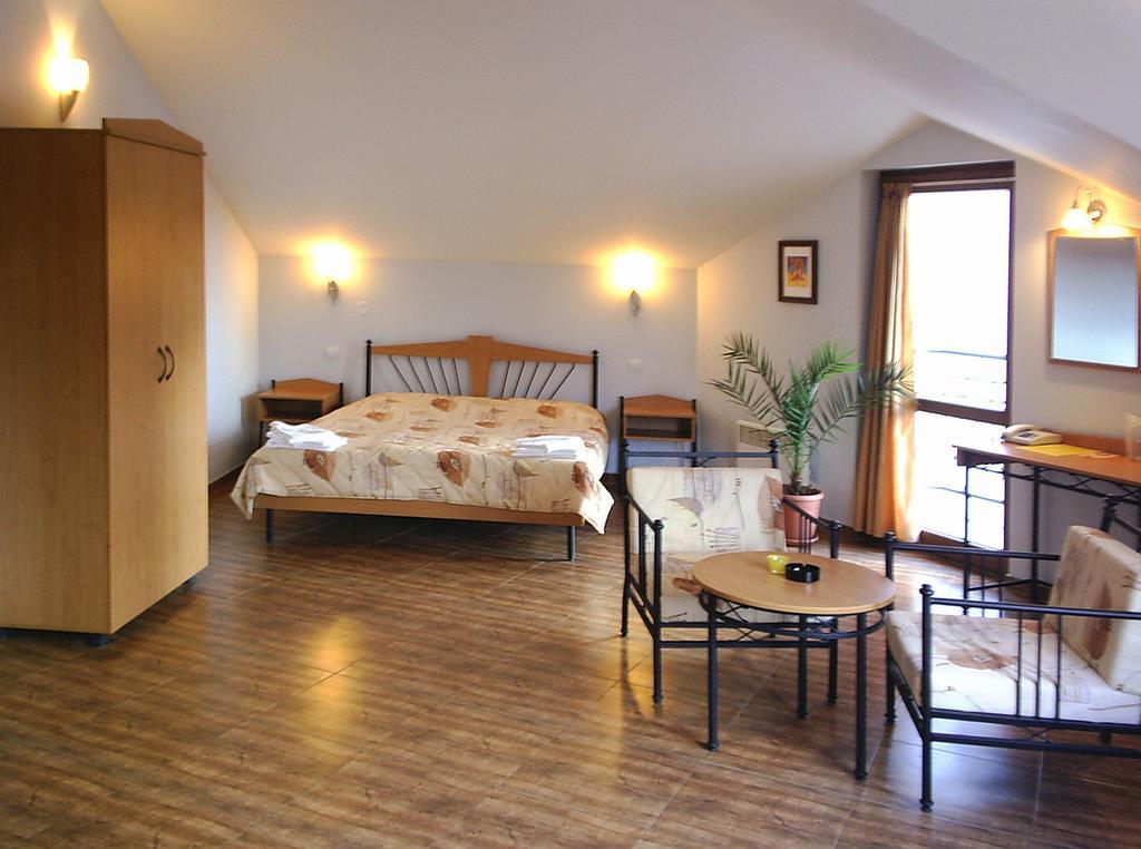 Central Family Hotel Хасково Номер фото